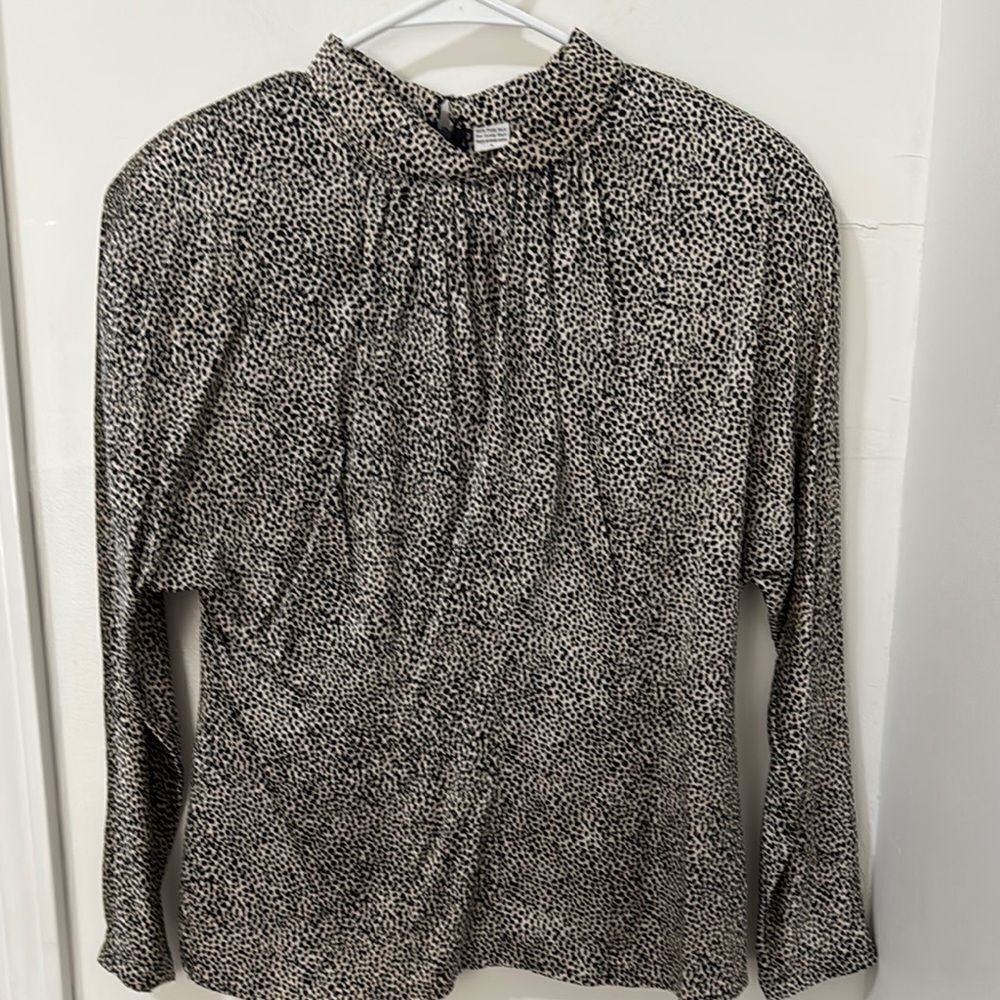 LEVANTÉ Vintage Women's Black and White Leopard Print Top 100% Silk Size 8